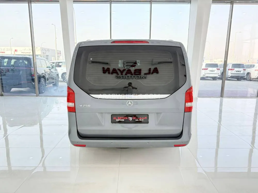 Mercedes Benz V Class 2018 for Sale in Abu Dhabi Image-9