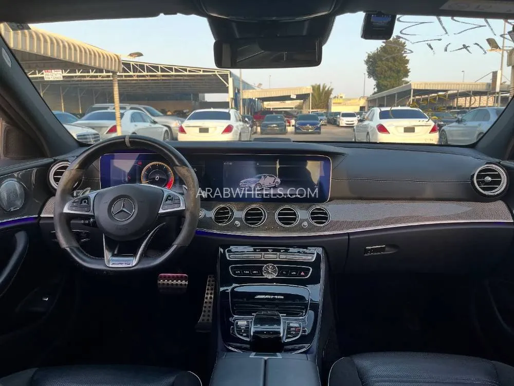 Mercedes Benz E Class 2017 for Sale in Ajman Image-9