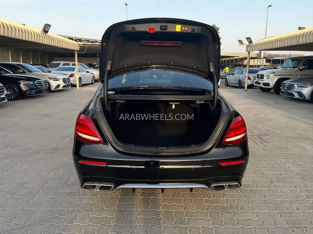 Mercedes Benz E Class 2017 for Sale in Ajman Image-16