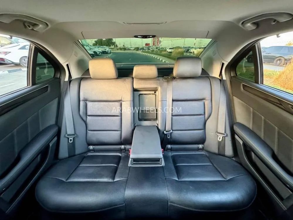 Mercedes Benz E Class 2010 for Sale in Dubai Image-12