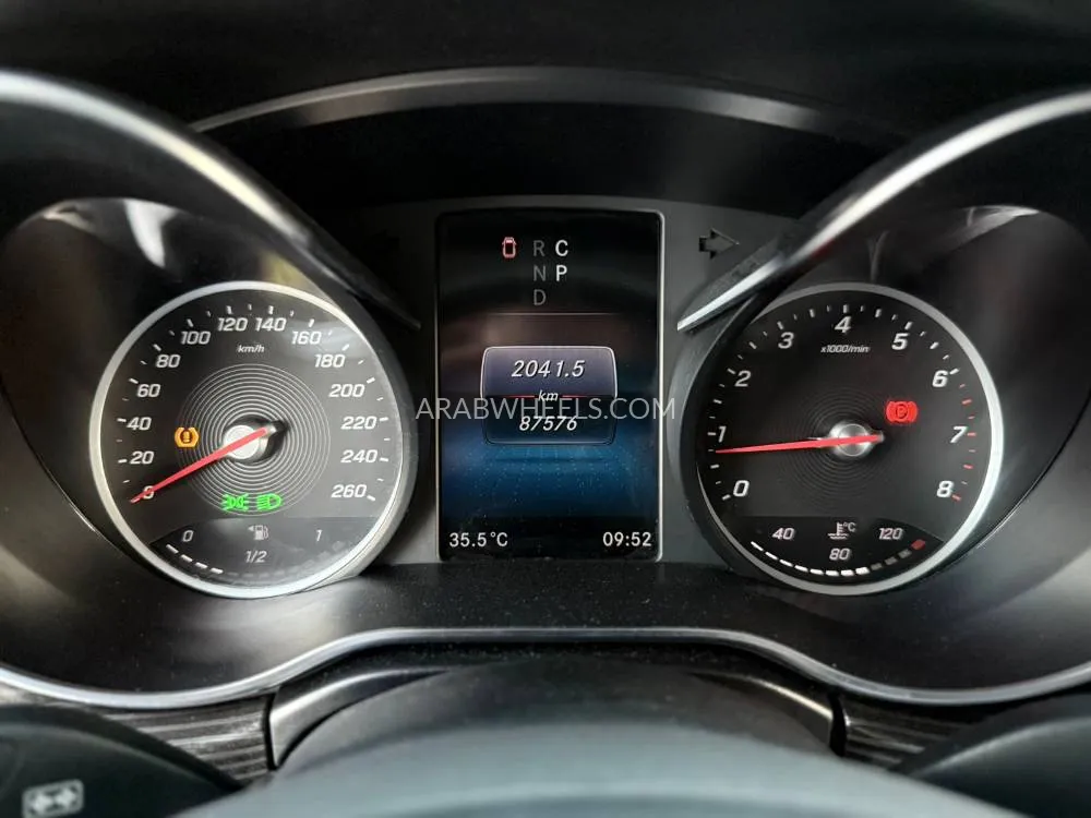 Mercedes Benz V Class 2022 for Sale in Abu Dhabi Image-7