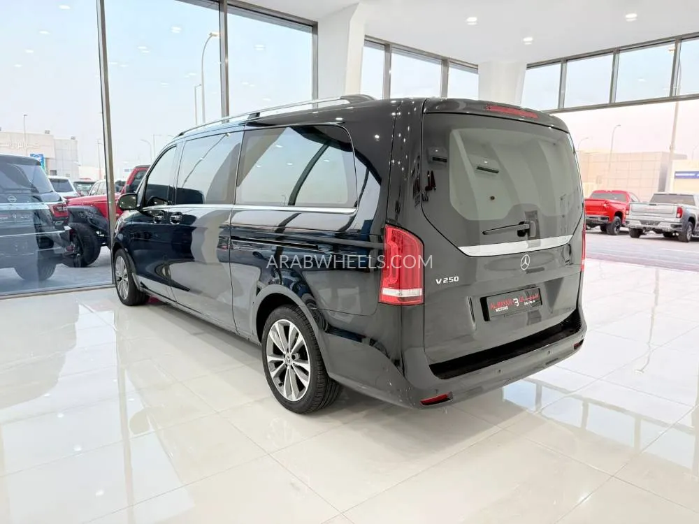 Mercedes Benz V Class 2022 for Sale in Abu Dhabi Image-9