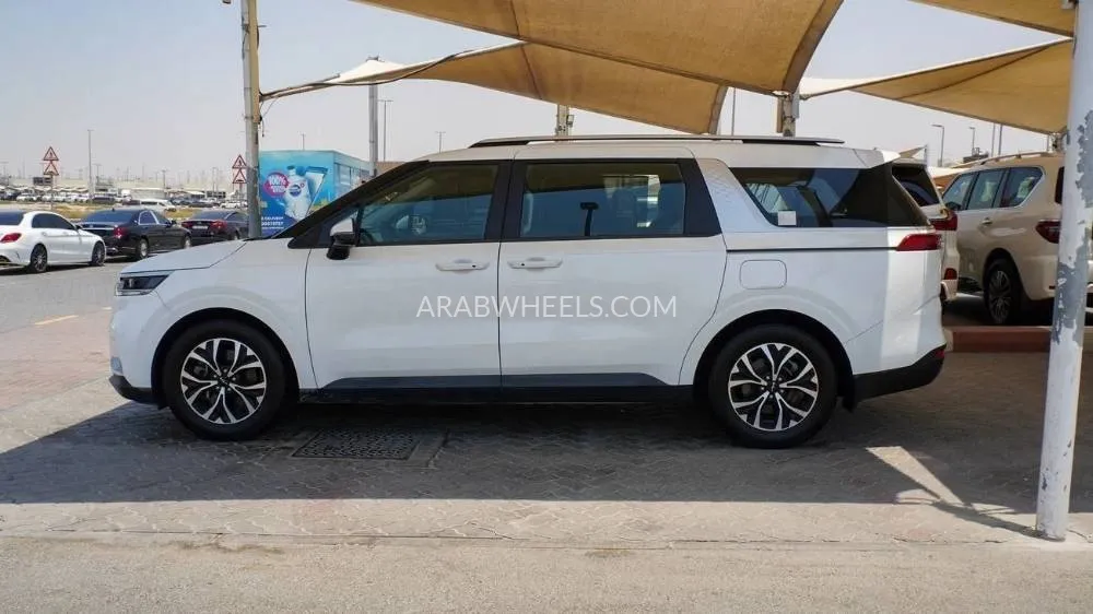 Kia Carnival 2022 for Sale in Sharjah Image-5