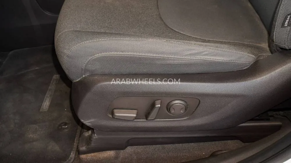 Kia Carnival 2022 for Sale in Sharjah Image-16