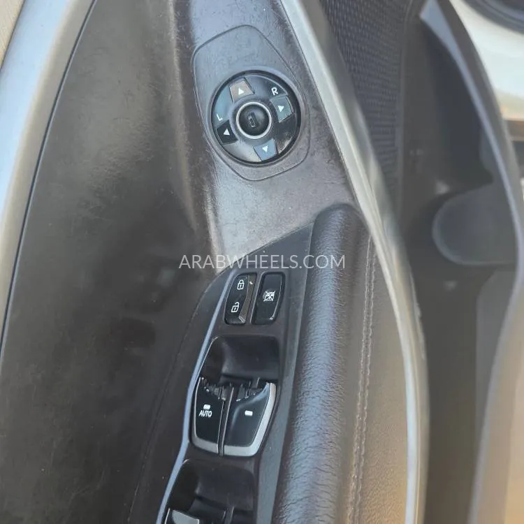 Hyundai Santa Fe 2014 for Sale in Sharjah Image-11