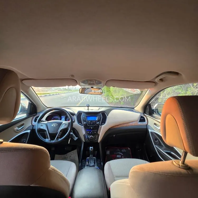 Hyundai Santa Fe 2014 for Sale in Sharjah Image-12