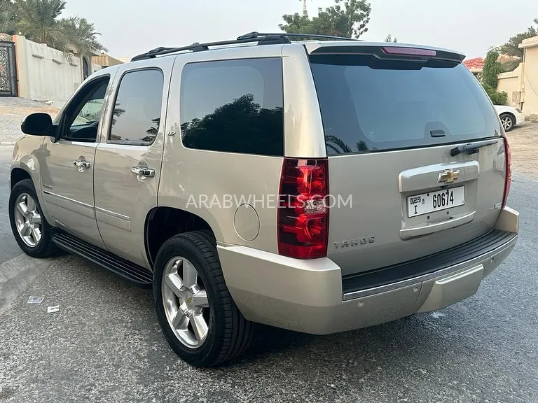 Chevrolet Tahoe 2011 for Sale in Sharjah Image-5
