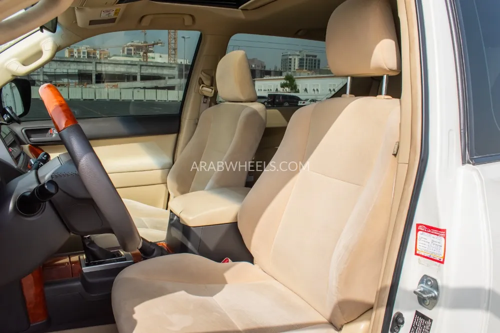 تويوتا لاند كروزر برادو 2017 for Sale in دبي Image-12