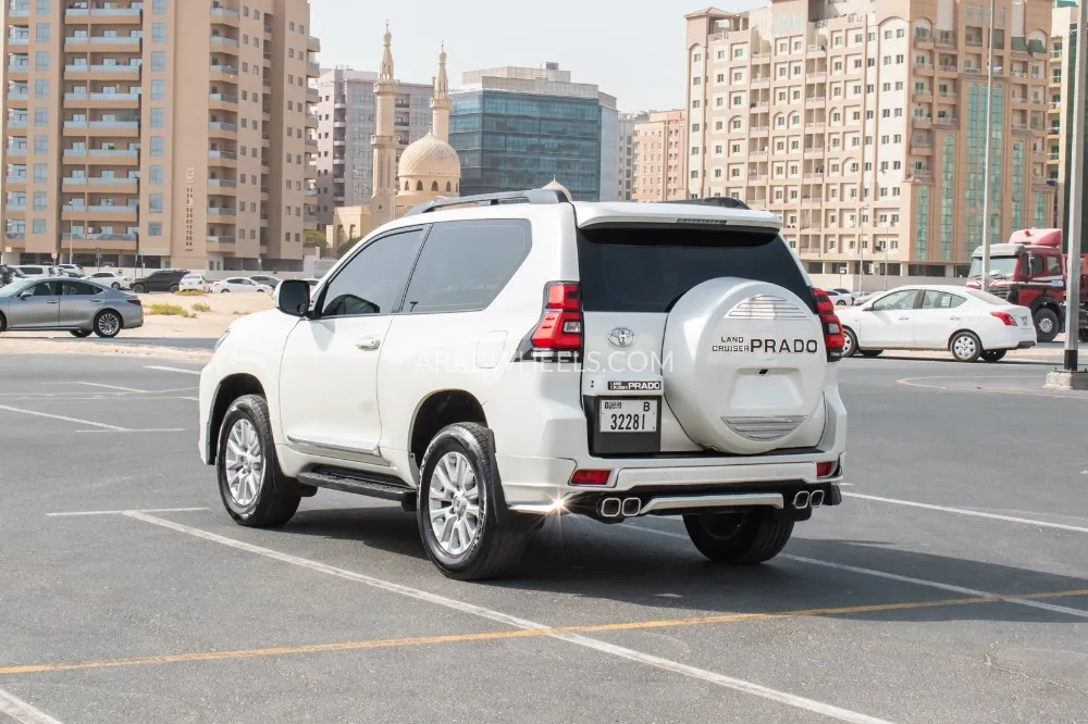 تويوتا لاند كروزر برادو 2017 for Sale in دبي Image-4