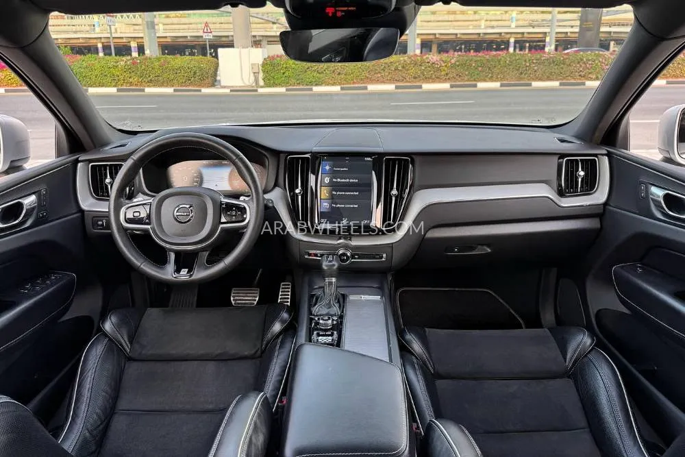 فولفو إكس سي 60 2018 for Sale in دبي Image-10