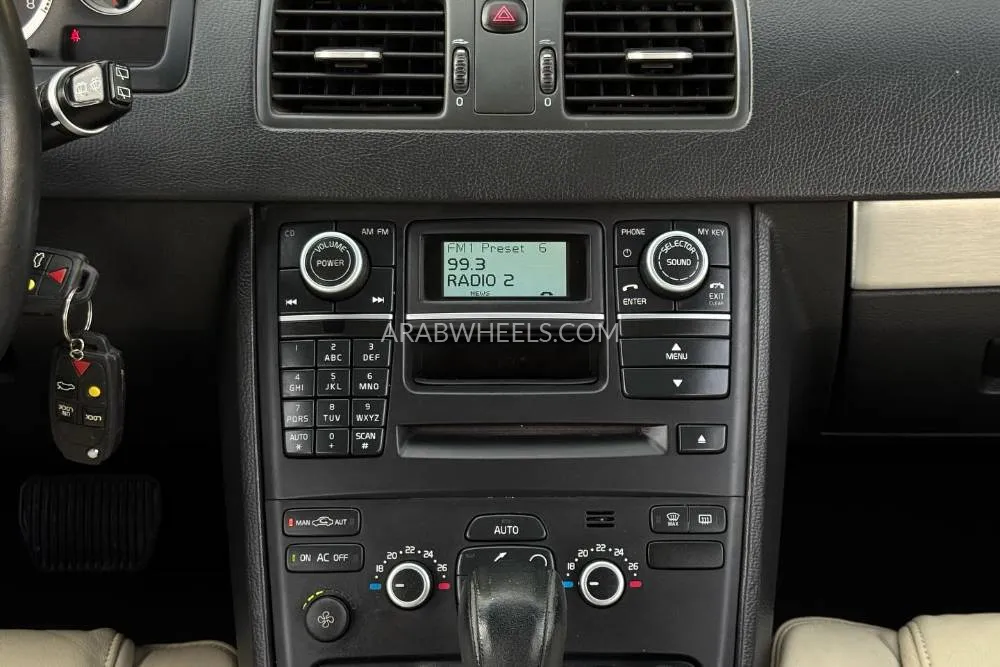 Volvo XC90 2014 for Sale in Dubai Image-13