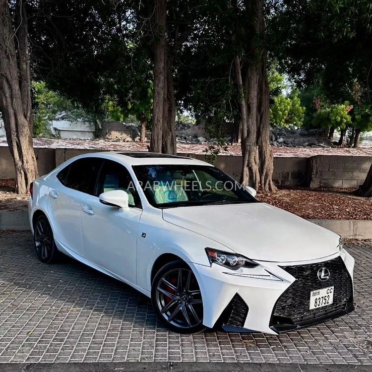 Lexus IS 2016 for Sale in Sharjah Image-1