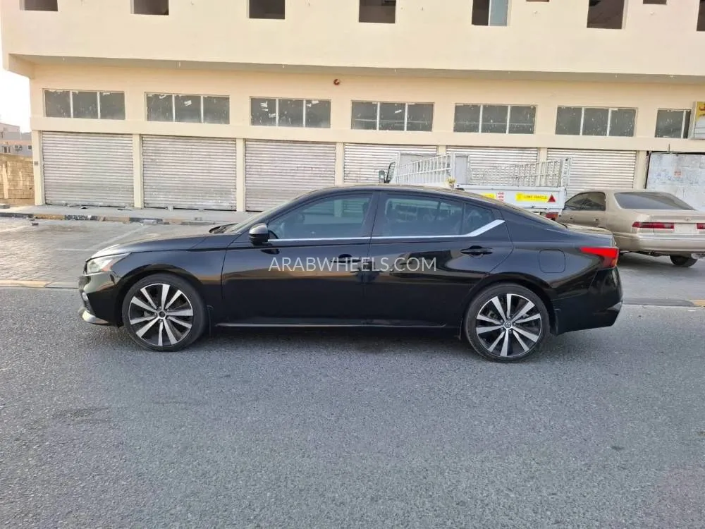 Nissan Altima 2019 for Sale in Ajman Image-5