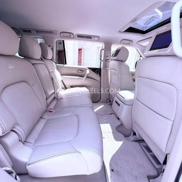 Infiniti QX80 2014 for Sale in Ajman Image-5