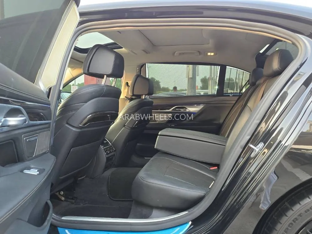 بي إم دبليو الفئة السابعة 2019 for Sale in دبي Image-14