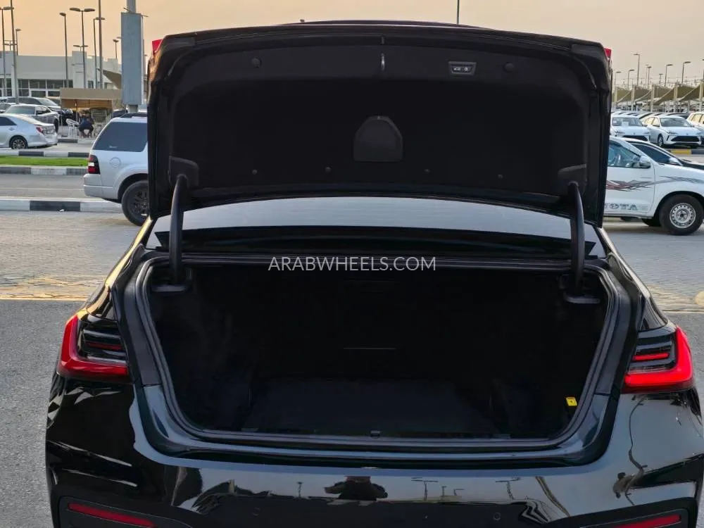 بي إم دبليو الفئة السابعة 2019 for Sale in دبي Image-17