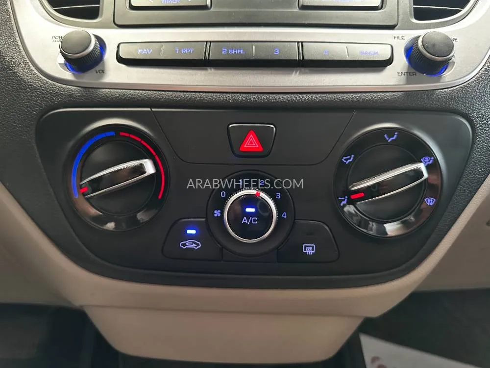 Hyundai Accent 2023 for Sale in Dubai Image-10