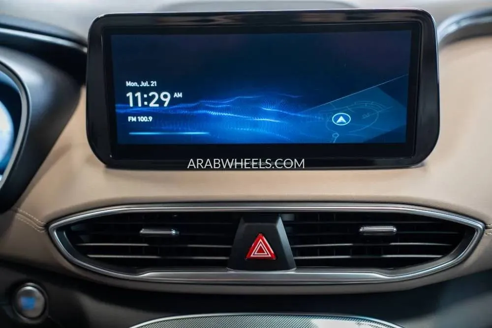 هيونداي سانتا في 2023 for Sale in أم القيوين Image-10