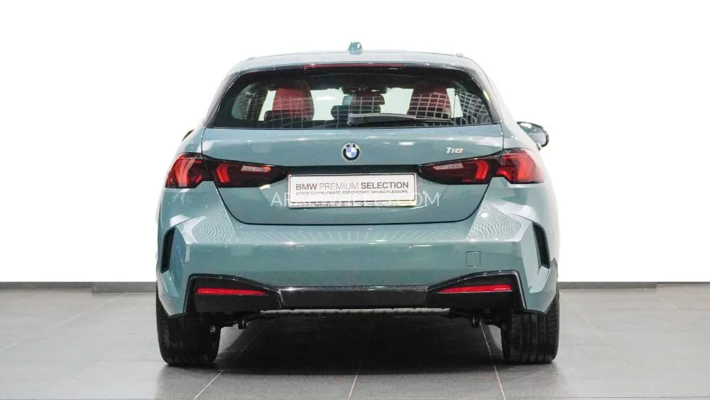 بي إم دبليو الفئة الأولى 2025 for Sale in أبو ظبي Image-12