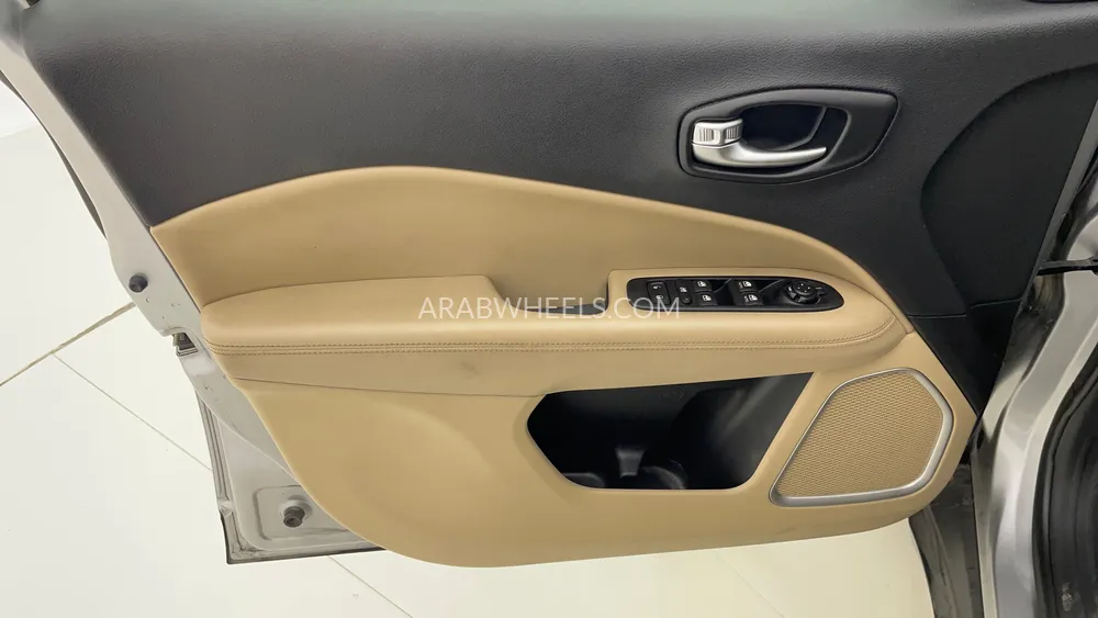 جيب كومباس 2019 for Sale in دبي Image-18