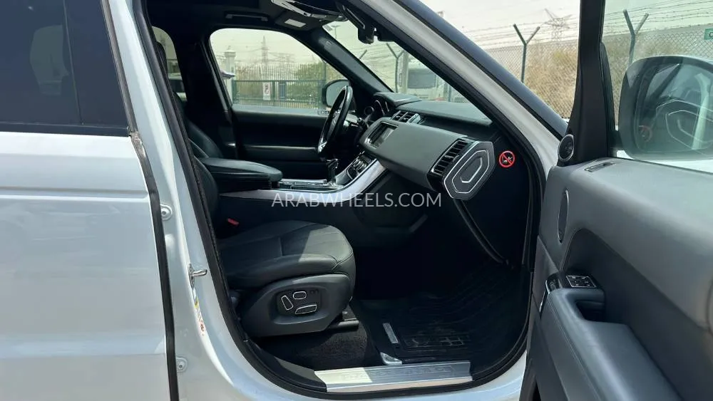 Land Rover Range Rover Sport 2014 for Sale in Umm Al Quwain Image-13