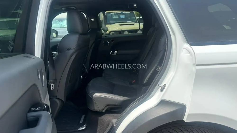 Land Rover Range Rover Sport 2014 for Sale in Umm Al Quwain Image-14