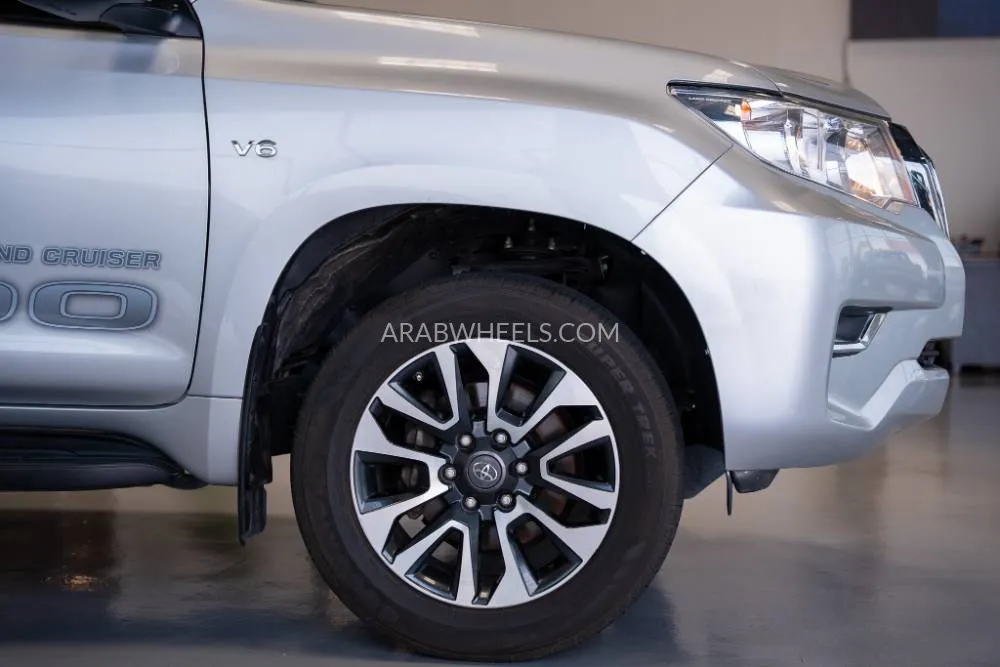 Toyota Land Cruiser Prado 2022 for Sale in Umm Al Quwain Image-5