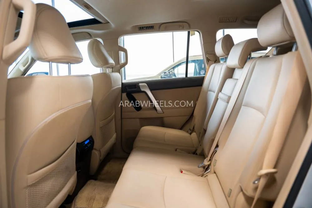 Toyota Land Cruiser Prado 2022 for Sale in Umm Al Quwain Image-15