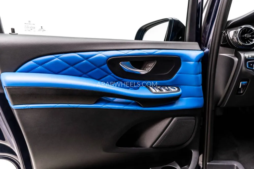 Mercedes Benz V Class 2022 for Sale in Dubai Image-12