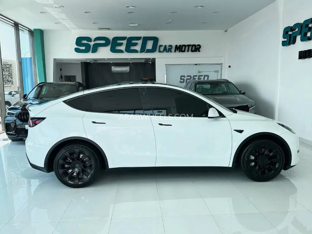 Tesla Model Y 2024 for Sale in Abu Dhabi Image-5