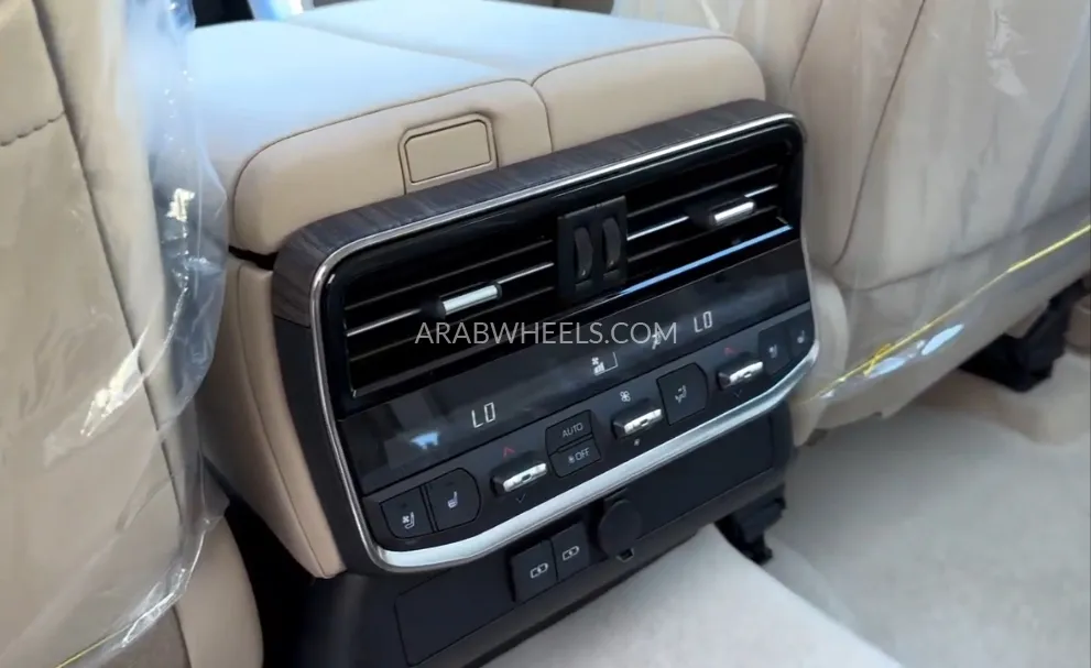 Toyota Land Cruiser 2024 for Sale in Ras Al Khaimah Image-7