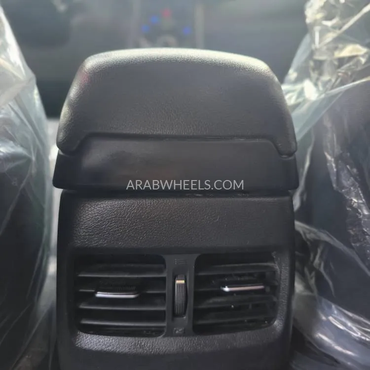 Hyundai Elantra 2015 for Sale in Sharjah Image-16