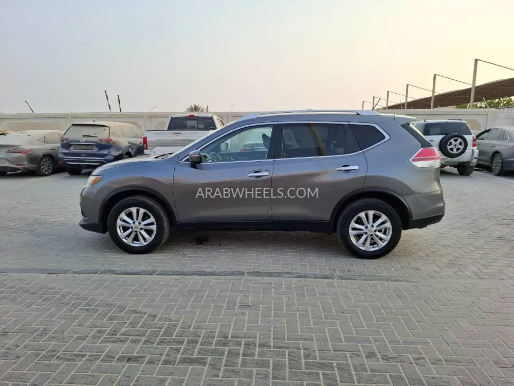 Nissan Rogue 2015 for Sale in Ajman Image-9