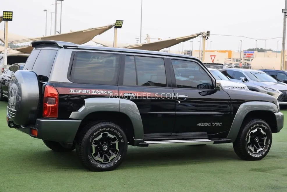 Nissan Patrol 2021 for Sale in Sharjah Image-9