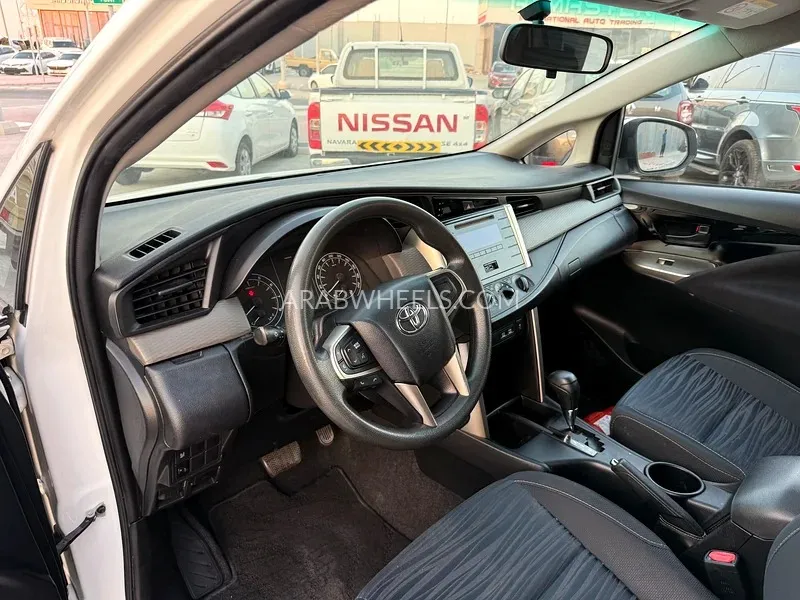 Toyota Innova 2020 for Sale in Abu Dhabi Image-7