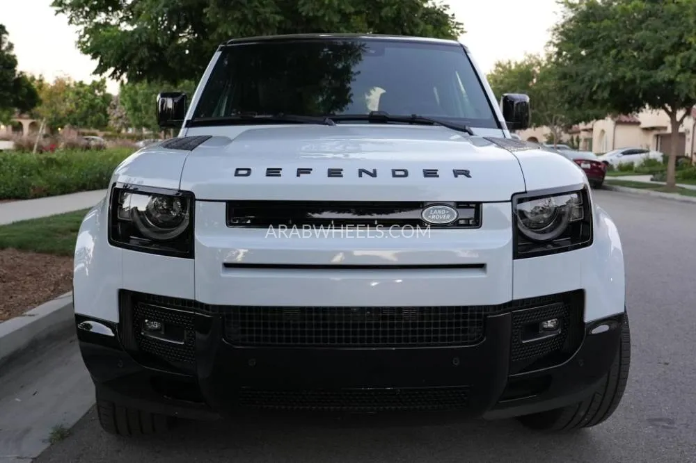 Land Rover Defender 2023 for Sale in Dubai Image-3