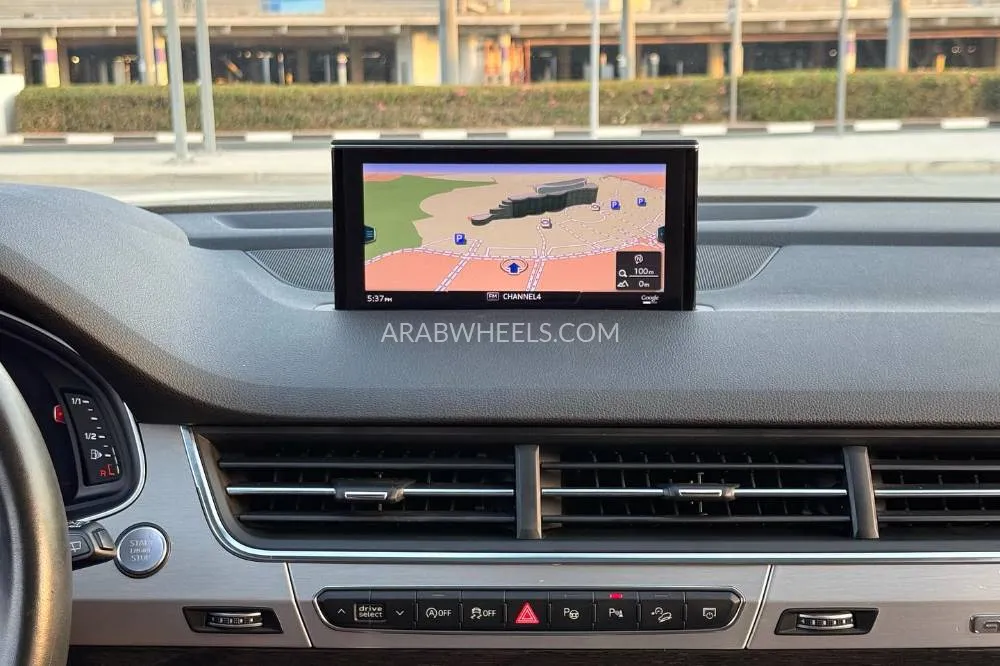 أودي Q7 2018 for Sale in دبي Image-11