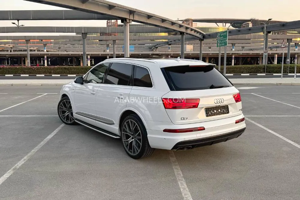 أودي Q7 2018 for Sale in دبي Image-15
