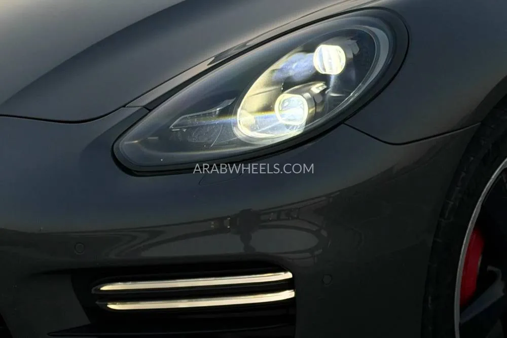 Porsche Panamera 2016 for Sale in Dubai Image-4