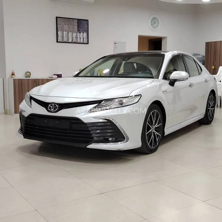 تويوتا كامري 2022 for Sale in الشارقة Image-3