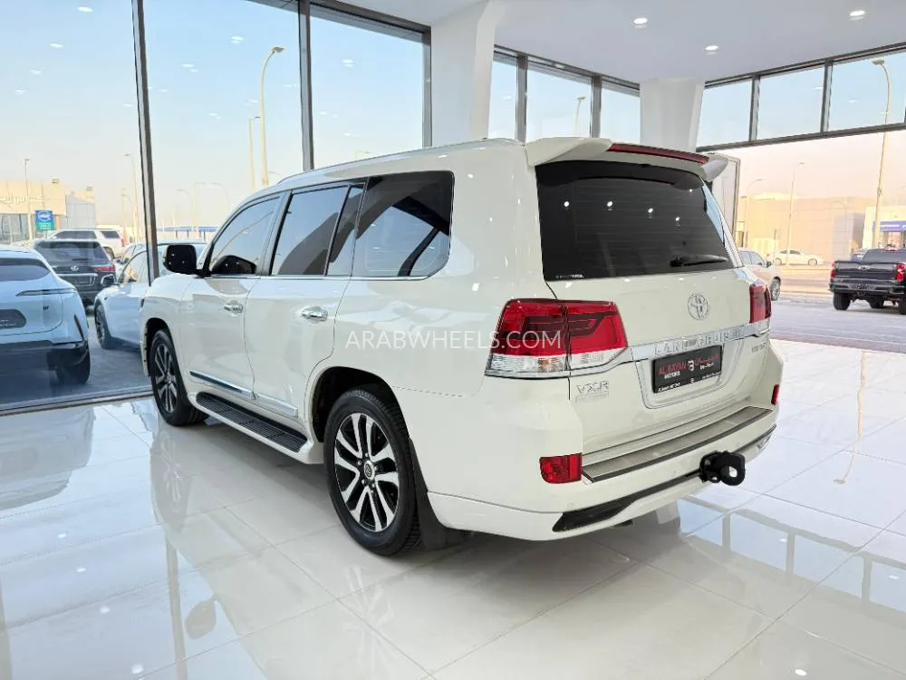 Toyota Land Cruiser 2018 for Sale in Abu Dhabi Image-9