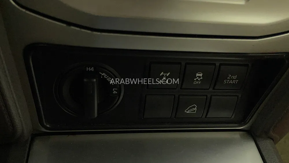 Toyota Land Cruiser Prado 2022 for Sale in Dubai Image-37