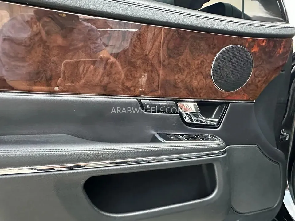 Jaguar XJ 2011 for Sale in Abu Dhabi Image-4
