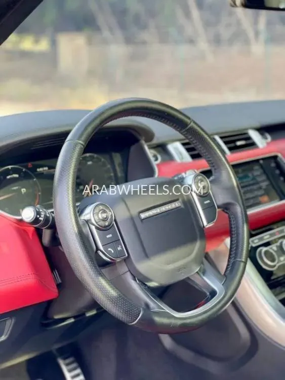 Land Rover Range Rover 2016 for Sale in Sharjah Image-10