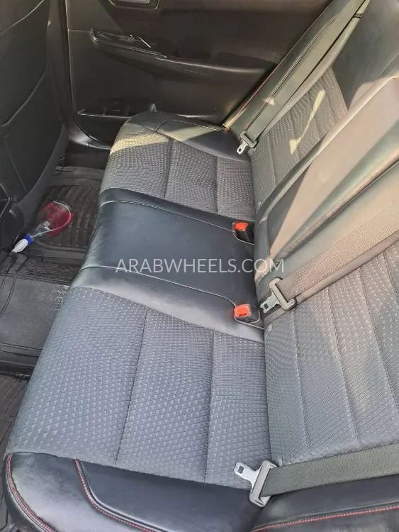 Toyota Camry 2015 for Sale in Sharjah Image-4