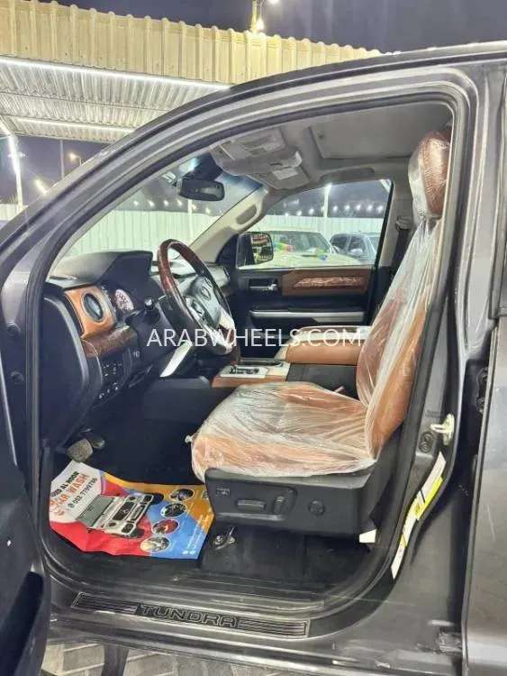 Toyota Tundra 2018 for Sale in Ajman Image-7