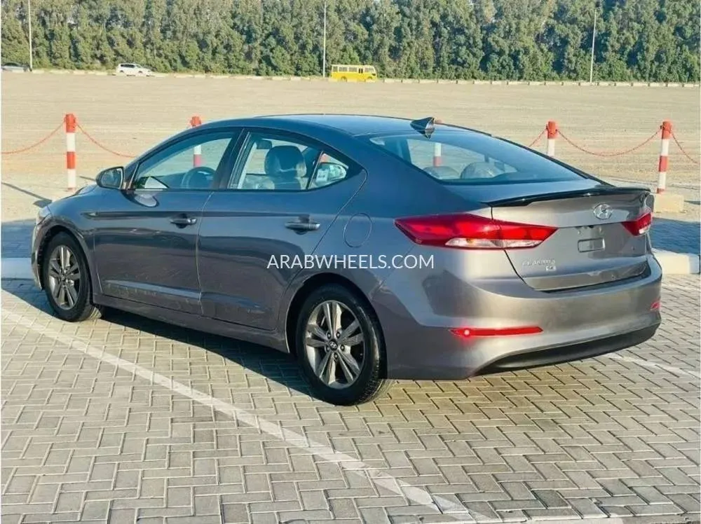 Hyundai Elantra 2018 for Sale in Sharjah Image-8
