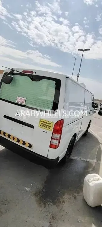Toyota Hiace 2014 for Sale in Sharjah Image-16