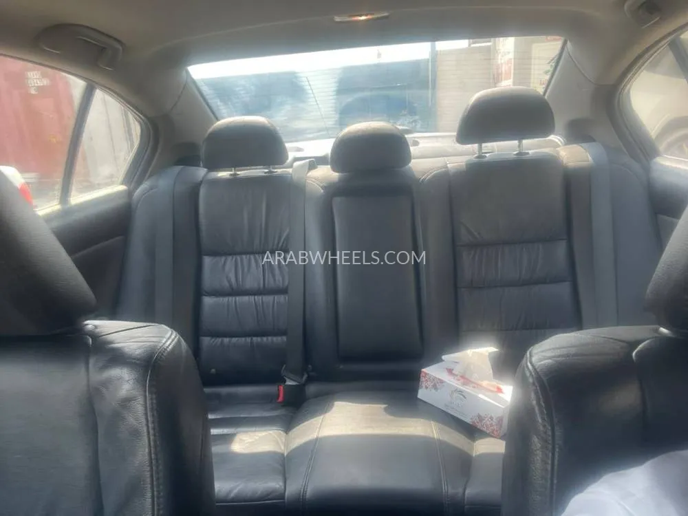 هوندا أكورد 2011 for Sale in الشارقة Image-5