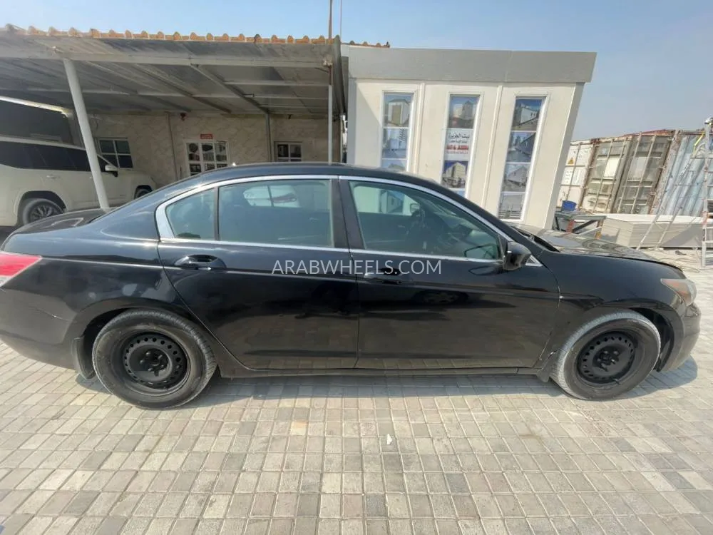 هوندا أكورد 2011 for Sale in الشارقة Image-19